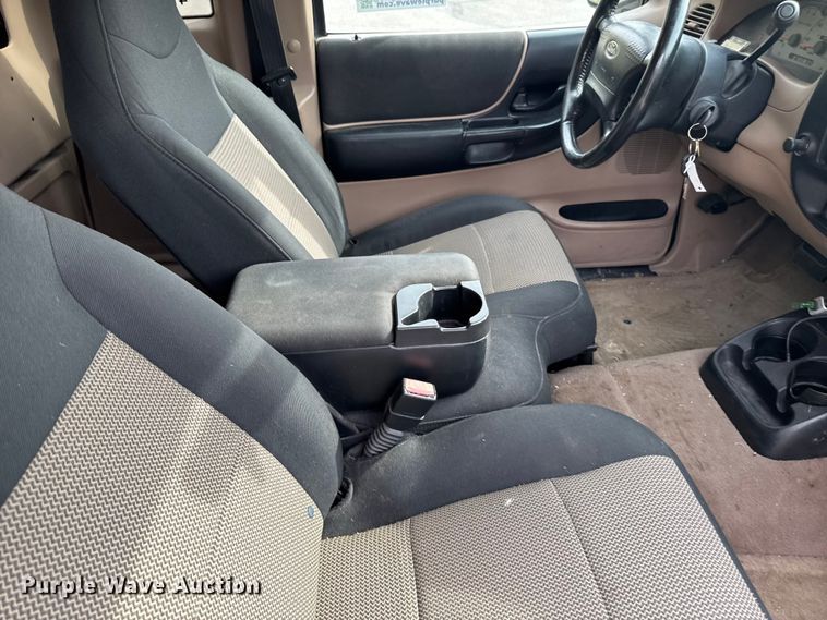 image for item EA1923 2003 Ford Ranger SuperCab pickup truck