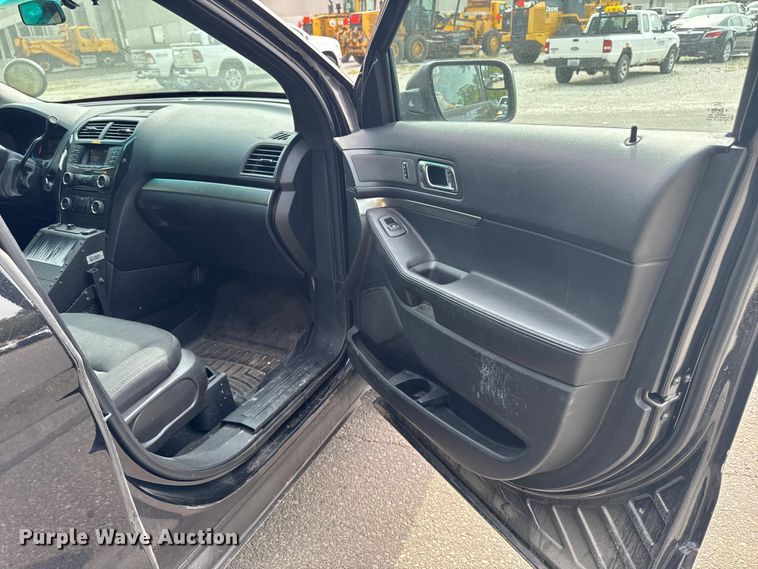 image for item EA1926 2017 Ford Explorer Police Interceptor SUV