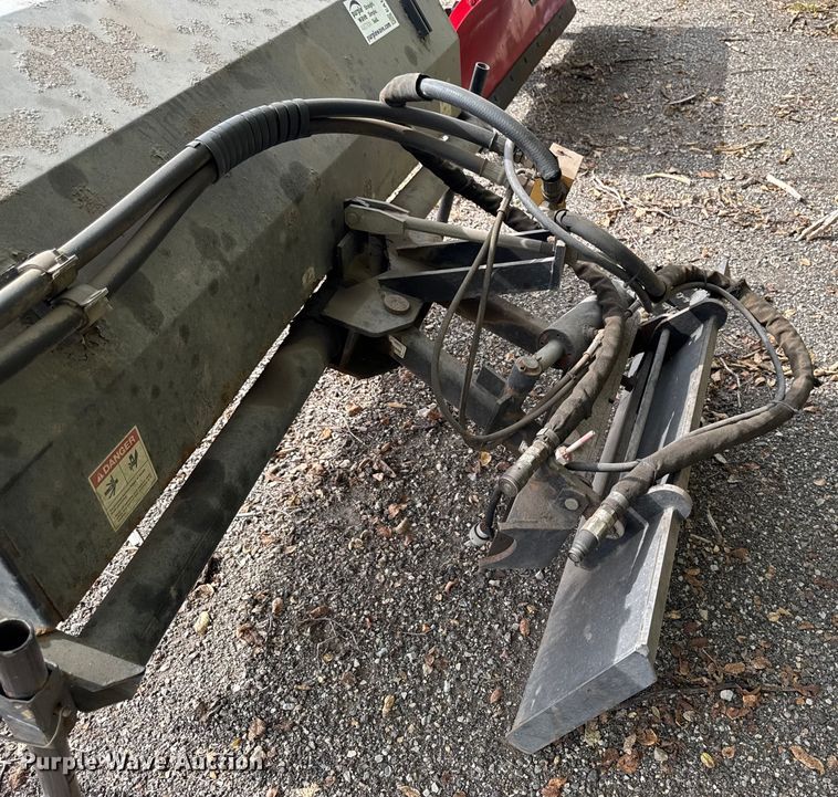 image for item EA1929 John Deere BA72 skid steer broom