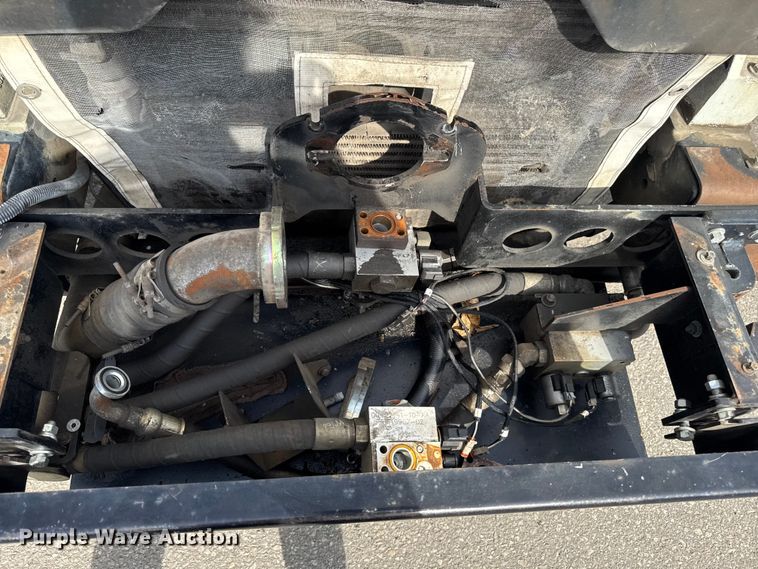 image for item EA1932 2014 Peterbilt 320 refuse truck