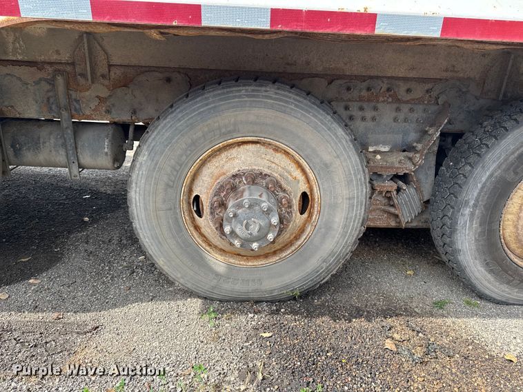 image for item EA1932 2014 Peterbilt 320 refuse truck