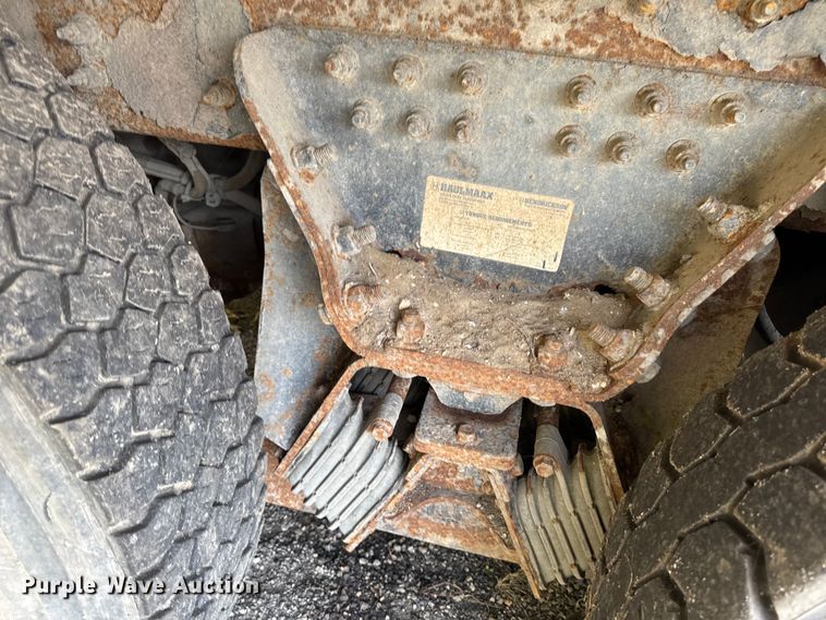 image for item EA1932 2014 Peterbilt 320 refuse truck