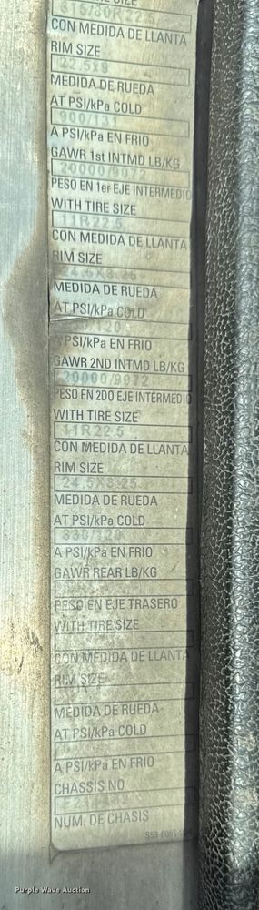 image for item EA1932 2014 Peterbilt 320 refuse truck