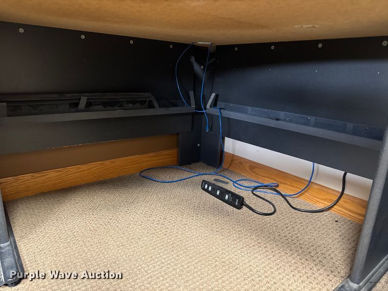 image for item EA1934 Office furniture