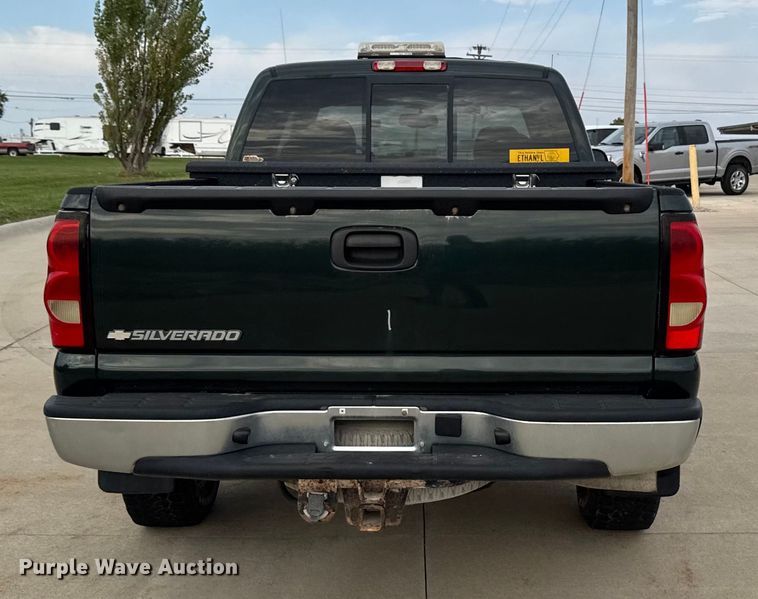image for item EA1935 2006 Chevrolet Silverado 1500 Ext. Cab pickup truck
