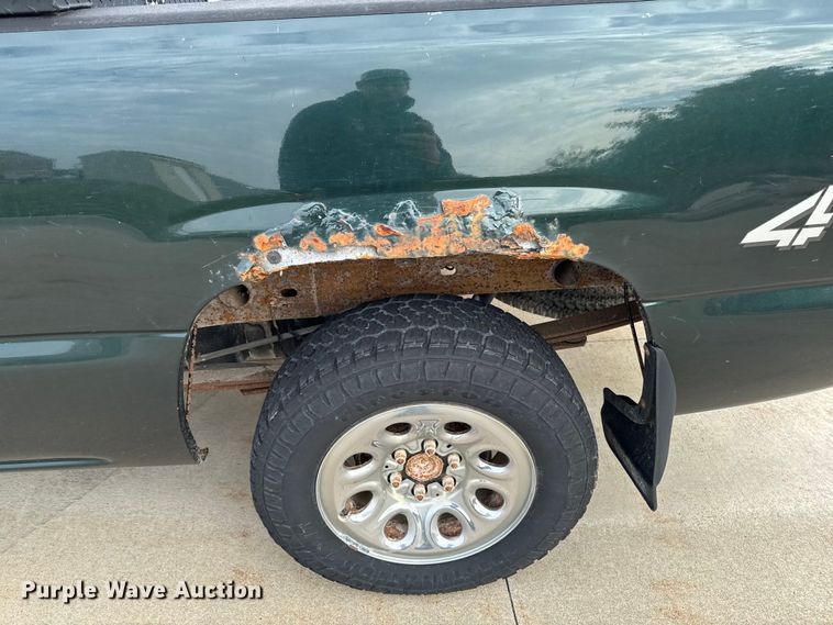 image for item EA1935 2006 Chevrolet Silverado 1500 Ext. Cab pickup truck