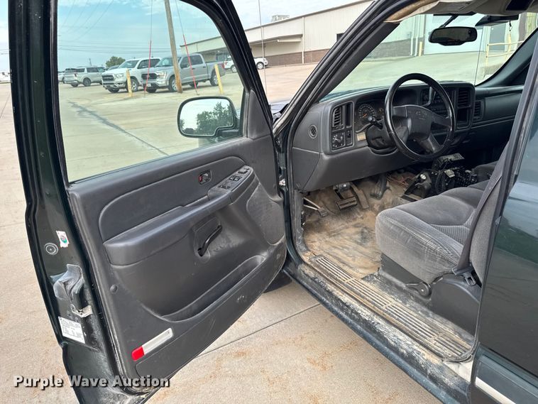 image for item EA1935 2006 Chevrolet Silverado 1500 Ext. Cab pickup truck