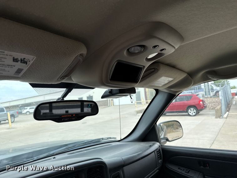 image for item EA1935 2006 Chevrolet Silverado 1500 Ext. Cab pickup truck