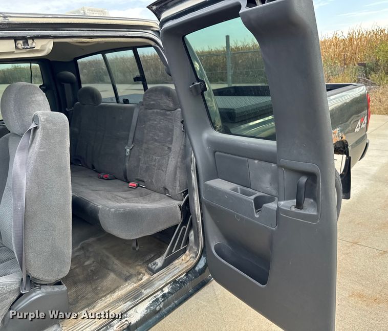 image for item EA1935 2006 Chevrolet Silverado 1500 Ext. Cab pickup truck