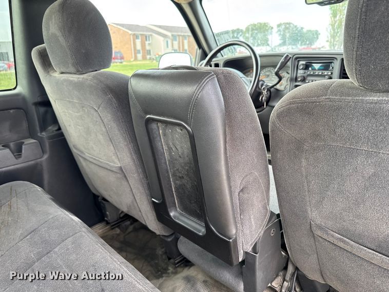 image for item EA1935 2006 Chevrolet Silverado 1500 Ext. Cab pickup truck