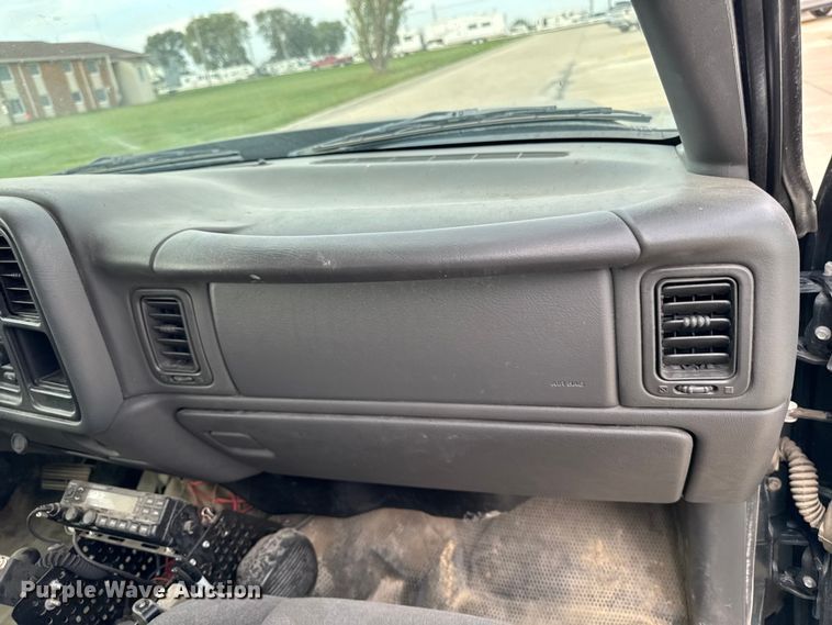 image for item EA1935 2006 Chevrolet Silverado 1500 Ext. Cab pickup truck