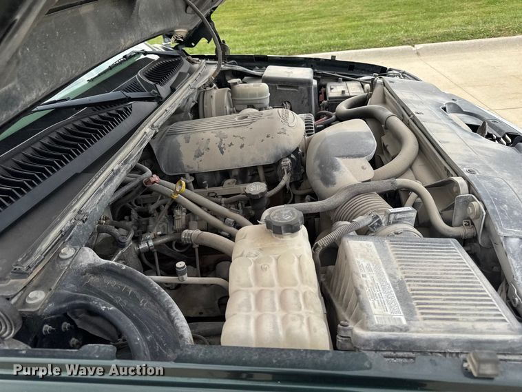 image for item EA1935 2006 Chevrolet Silverado 1500 Ext. Cab pickup truck