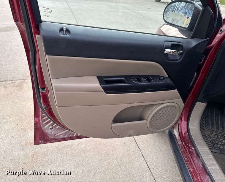 image for item EA1936 2012 Jeep Compass 