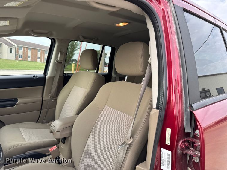 image for item EA1936 2012 Jeep Compass 