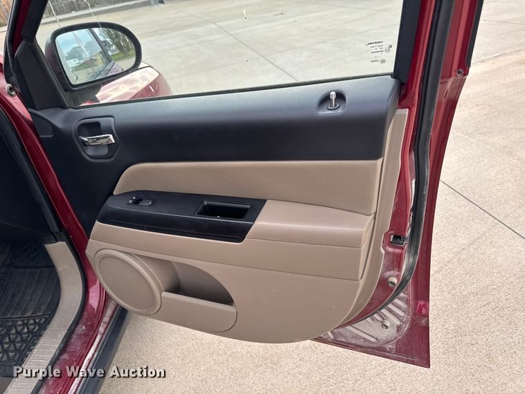 image for item EA1936 2012 Jeep Compass 