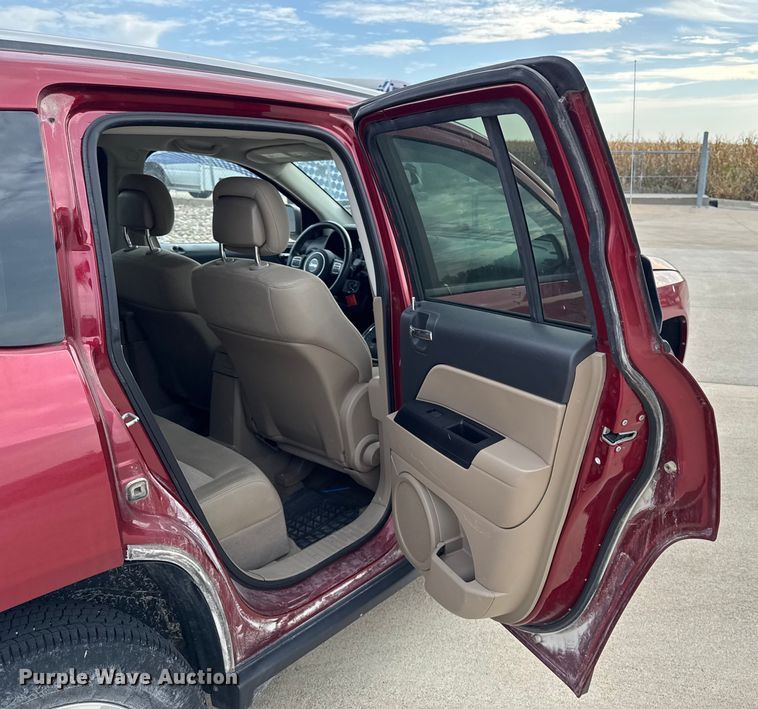 image for item EA1936 2012 Jeep Compass 