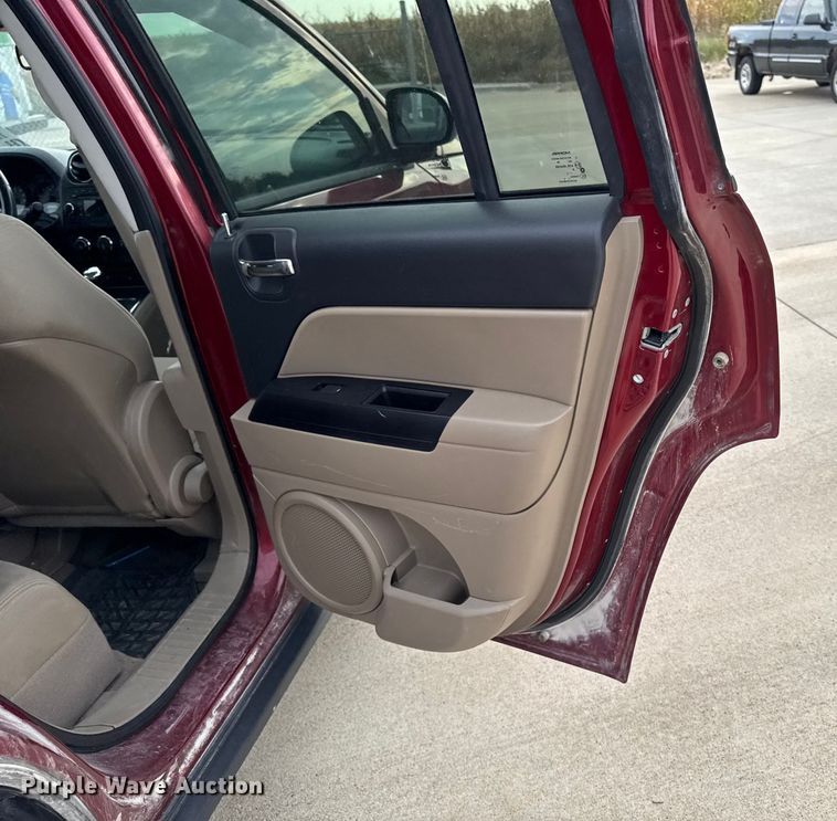 image for item EA1936 2012 Jeep Compass 