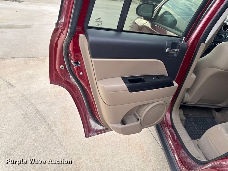 image for item EA1936 2012 Jeep Compass 