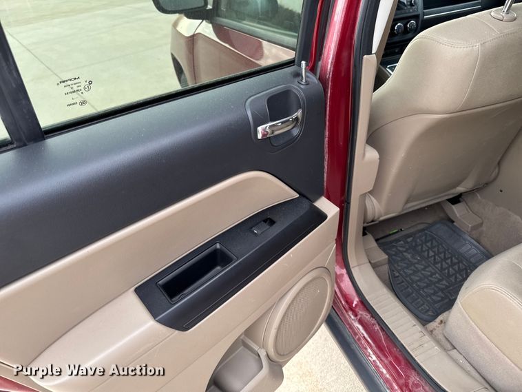 image for item EA1936 2012 Jeep Compass 