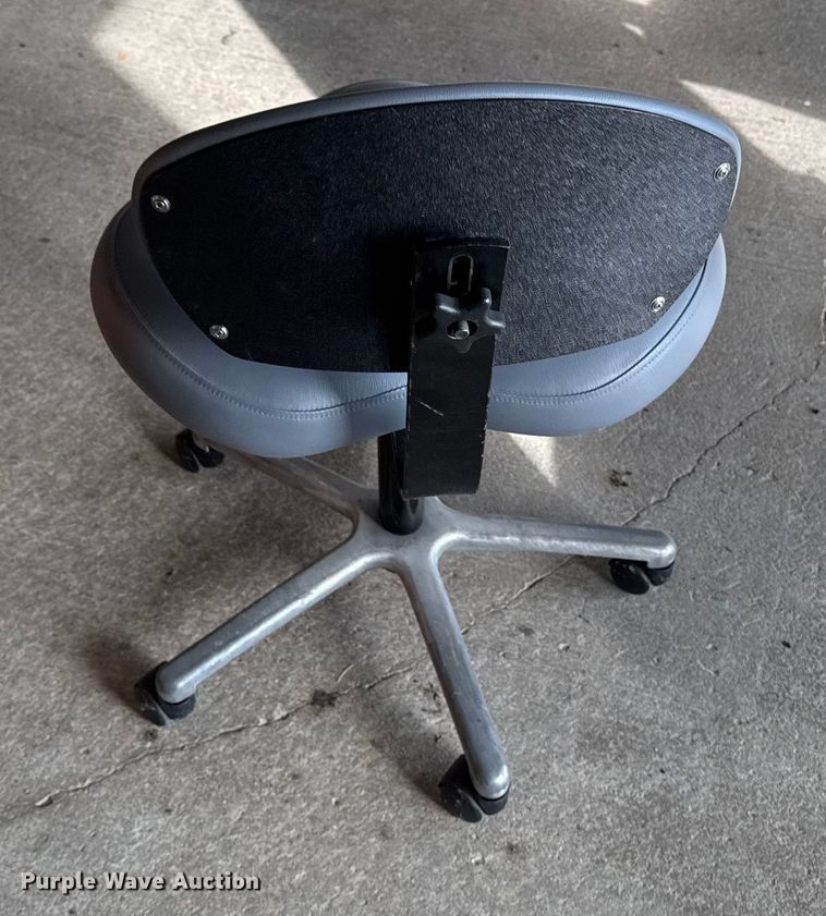 image for item EA1939 Office chairs