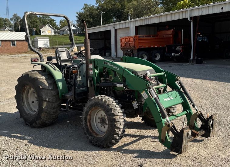 image for item EA1948 Montana 5740 MFWD tractor