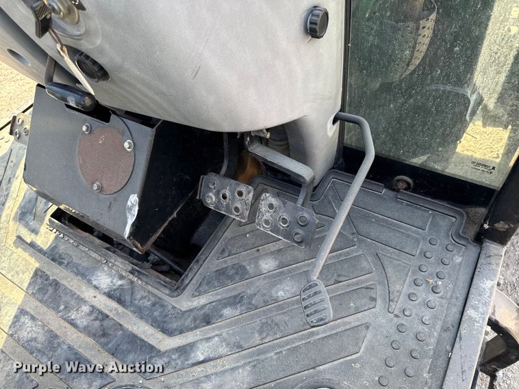 image for item EA1948 Montana 5740 MFWD tractor