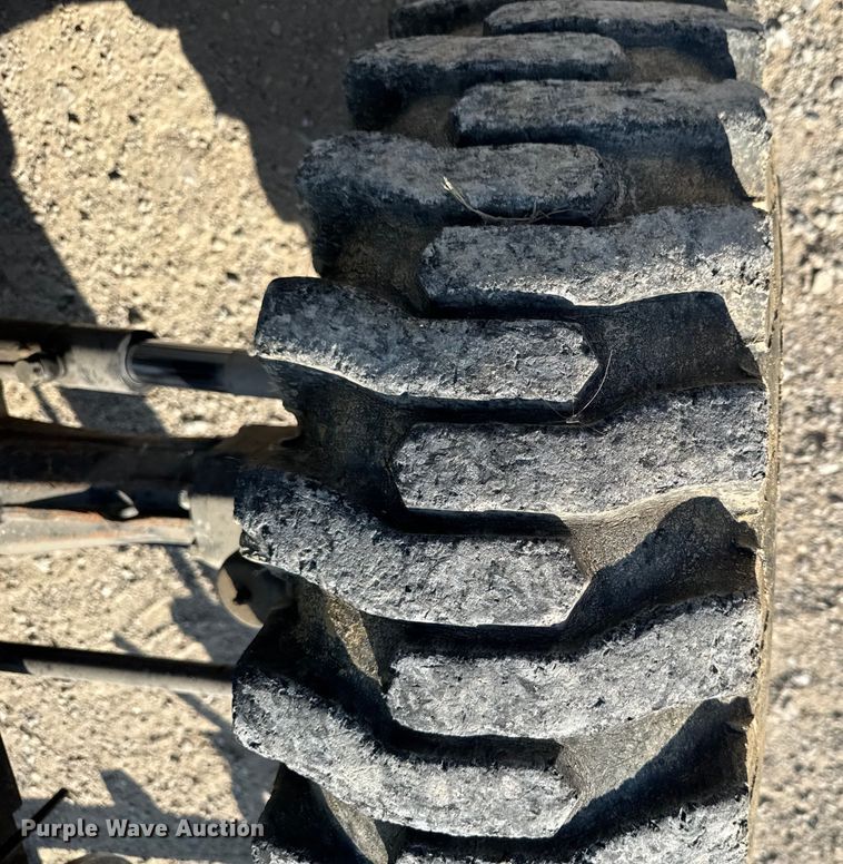 image for item EA1948 Montana 5740 MFWD tractor