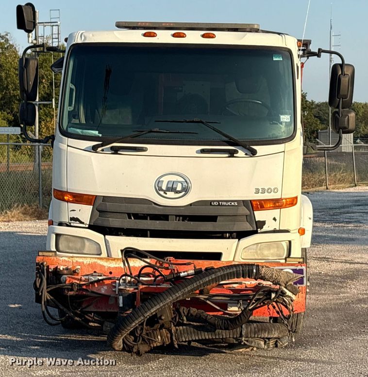 image for item EA7530 2011 UD UD3300 pothole patcher truck