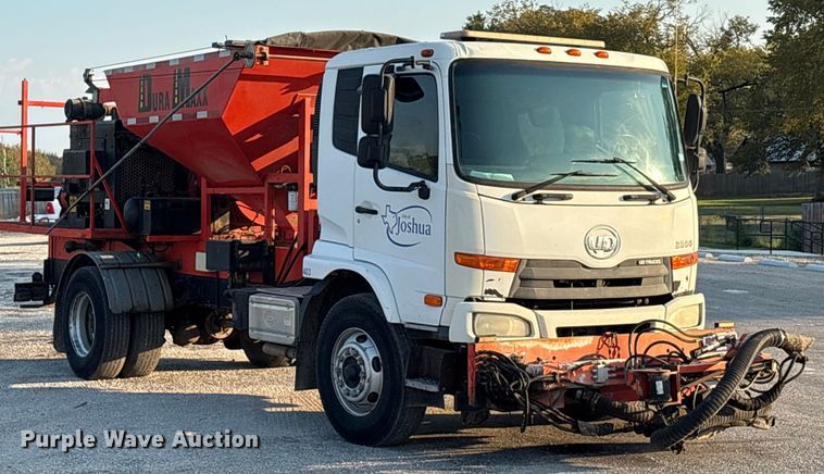 image for item EA7530 2011 UD UD3300 pothole patcher truck