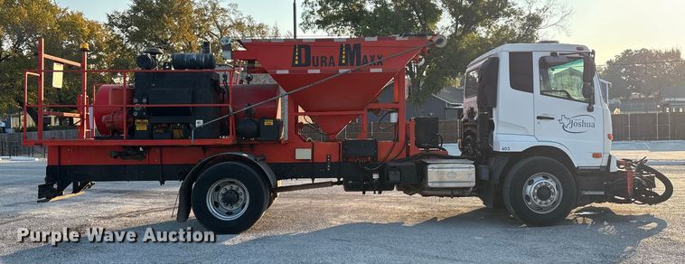 image for item EA7530 2011 UD UD3300 pothole patcher truck