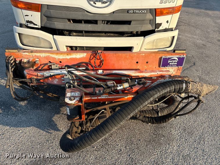 image for item EA7530 2011 UD UD3300 pothole patcher truck