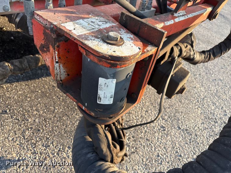 image for item EA7530 2011 UD UD3300 pothole patcher truck