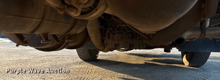 image for item EA7530 2011 UD UD3300 pothole patcher truck