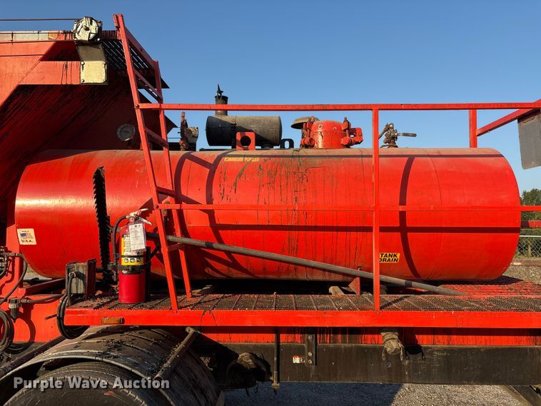 image for item EA7530 2011 UD UD3300 pothole patcher truck