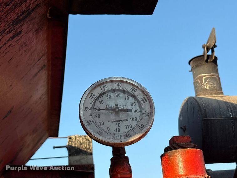 image for item EA7530 2011 UD UD3300 pothole patcher truck