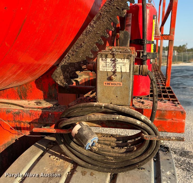 image for item EA7530 2011 UD UD3300 pothole patcher truck