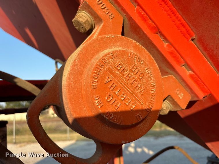 image for item EA7530 2011 UD UD3300 pothole patcher truck