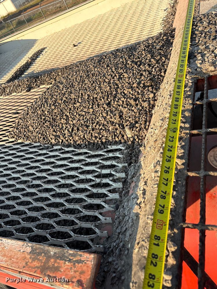 image for item EA7530 2011 UD UD3300 pothole patcher truck