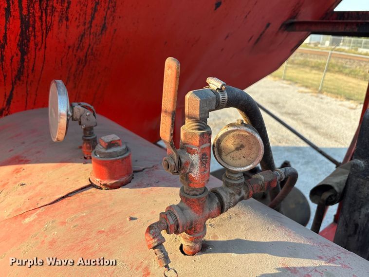 image for item EA7530 2011 UD UD3300 pothole patcher truck