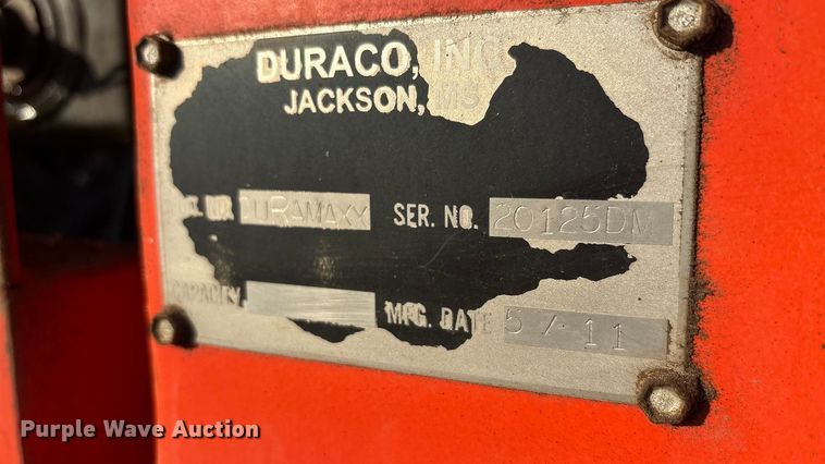 image for item EA7530 2011 UD UD3300 pothole patcher truck