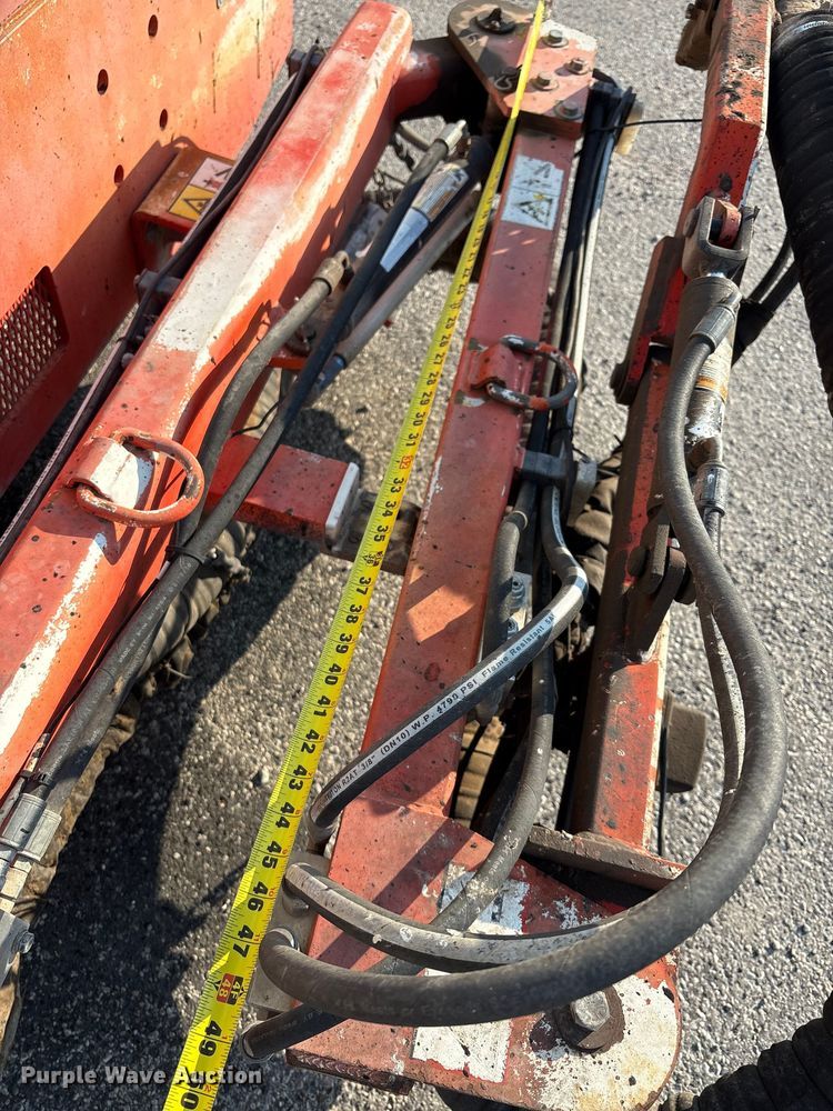 image for item EA7530 2011 UD UD3300 pothole patcher truck