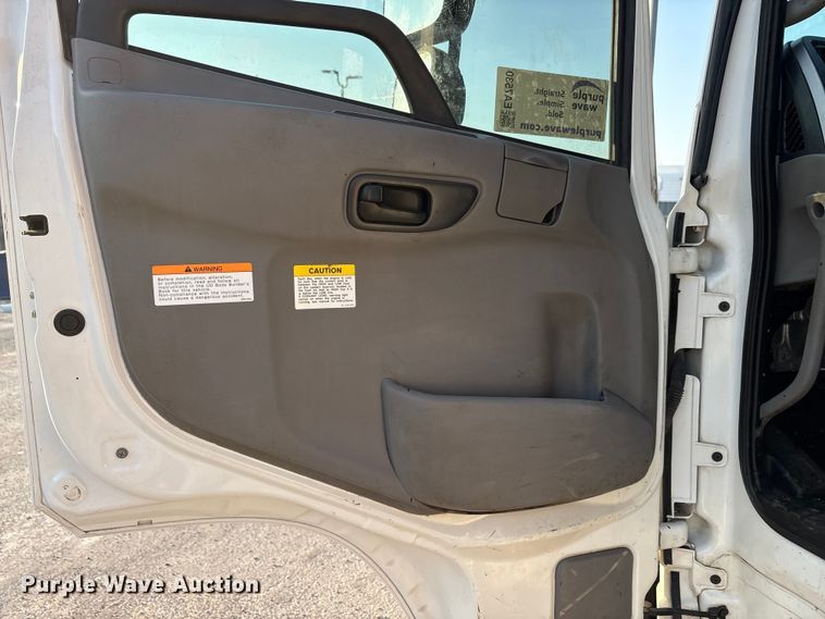 image for item EA7530 2011 UD UD3300 pothole patcher truck