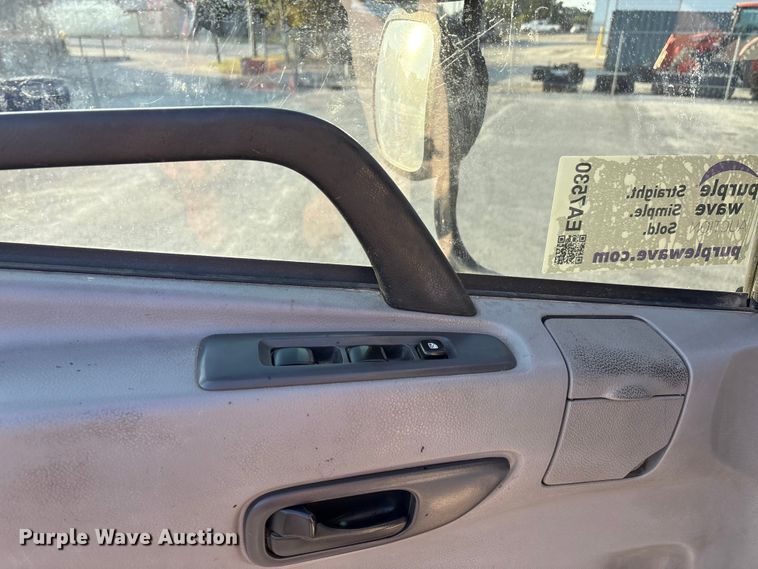 image for item EA7530 2011 UD UD3300 pothole patcher truck