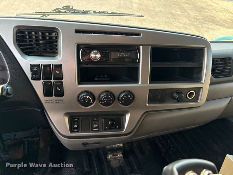 image for item EA7530 2011 UD UD3300 pothole patcher truck