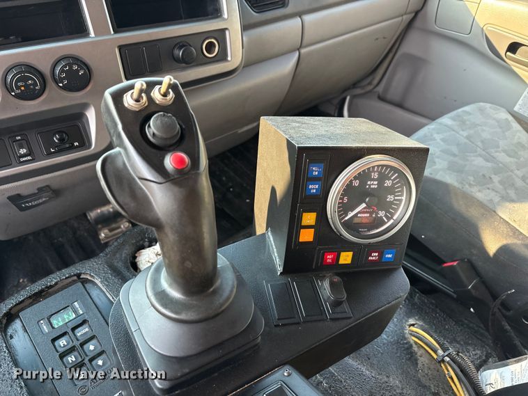 image for item EA7530 2011 UD UD3300 pothole patcher truck