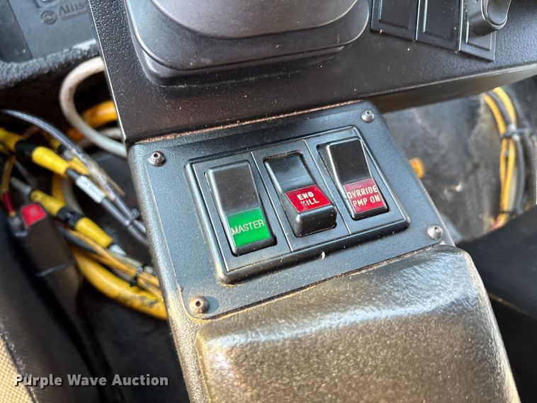 image for item EA7530 2011 UD UD3300 pothole patcher truck