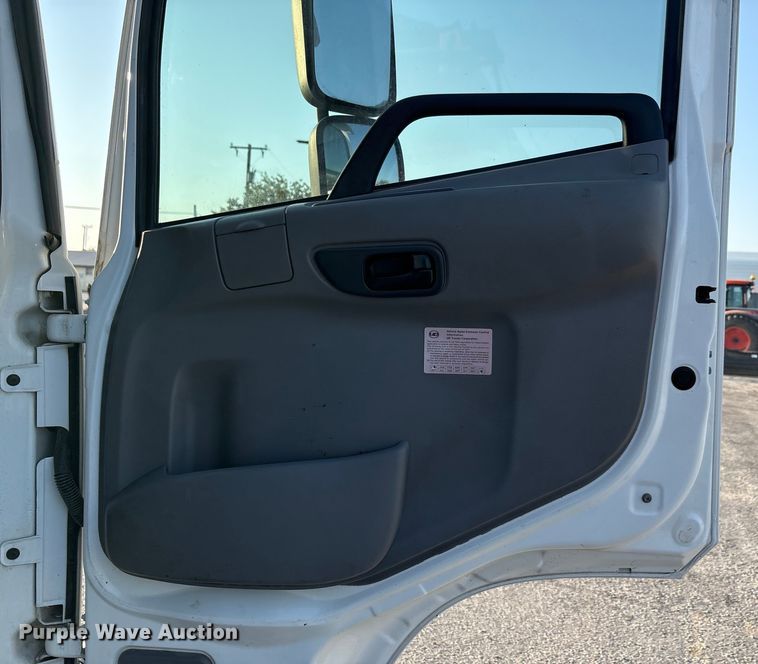 image for item EA7530 2011 UD UD3300 pothole patcher truck