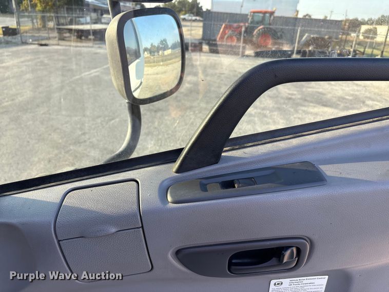 image for item EA7530 2011 UD UD3300 pothole patcher truck