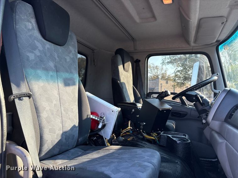 image for item EA7530 2011 UD UD3300 pothole patcher truck