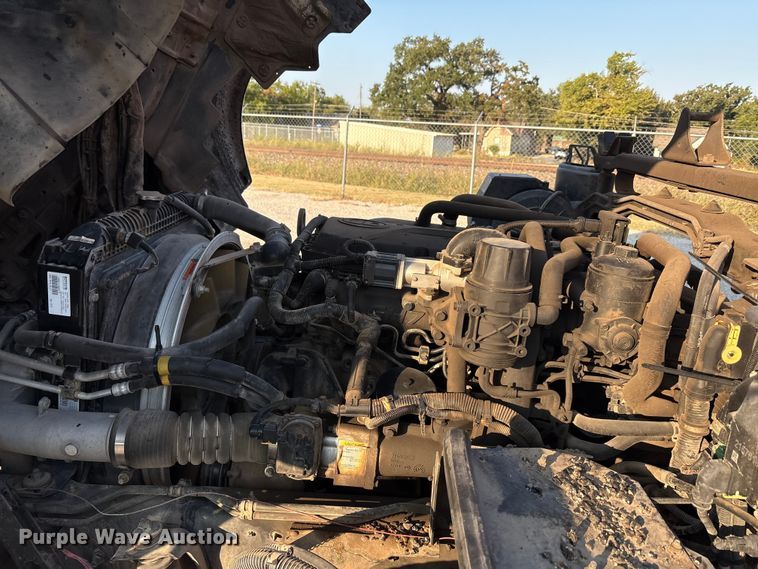 image for item EA7530 2011 UD UD3300 pothole patcher truck